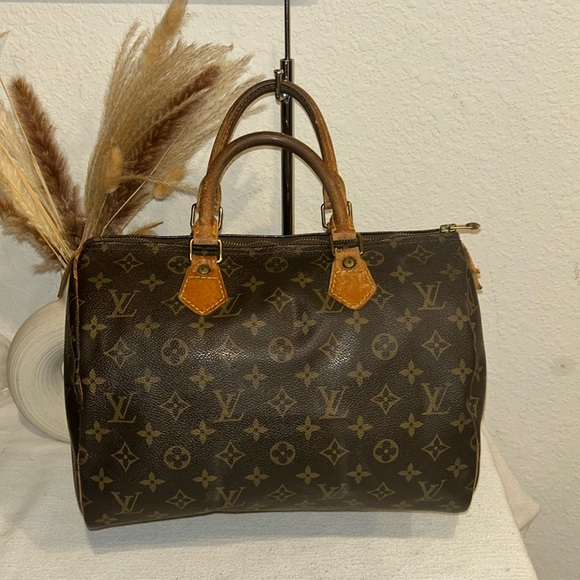 Louis Vuitton Handbags - Authentic Louis Vuitton speedy 30